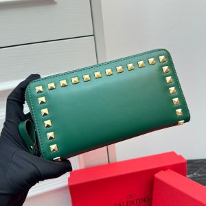 Valentino Large Rockstud Zippered Wallet In Calfskin Green
