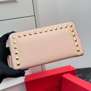 Valentino Large Rockstud Zippered Wallet In Calfskin Pink