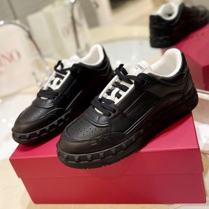 Valentino Freedots Low-Top Sneaker Unisex Calfskin Black