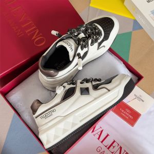 Valentino One Stud XL Low-Top Sneakers Unisex Nappa Leather White/Black