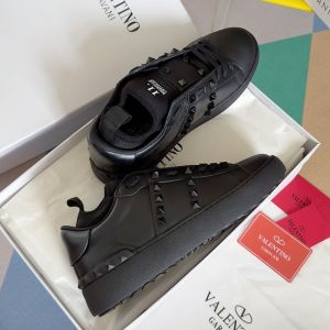 Valentino Rockstud Untitled Sneakers Unisex Calfskin Black