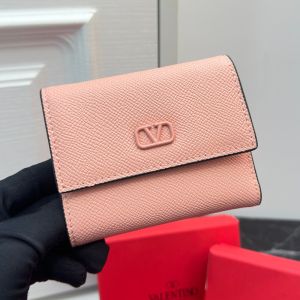 Valentino Small VLogo Signature Trifold Wallet In Grainy Calfskin Pink