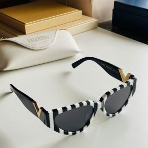 Valentino VA4063 Cat-Eye Sunglasses Acetate Frame with Vlogo Black/White
