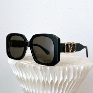 Valentino VLS-205A Squared Sunglasses Acetate Frame with Vlogo Black