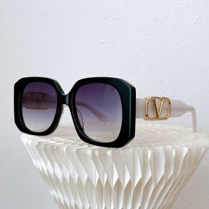 Valentino VLS-205A Squared Sunglasses Acetate Frame with Vlogo Black/White